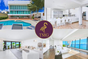 Bayfront Bliss Villa Relax in Style with Pool and Bay Views